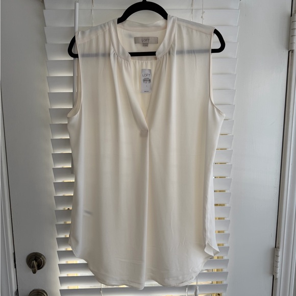 LOFT Tops - LOFT Women's Ivory Sleeveless Blouse